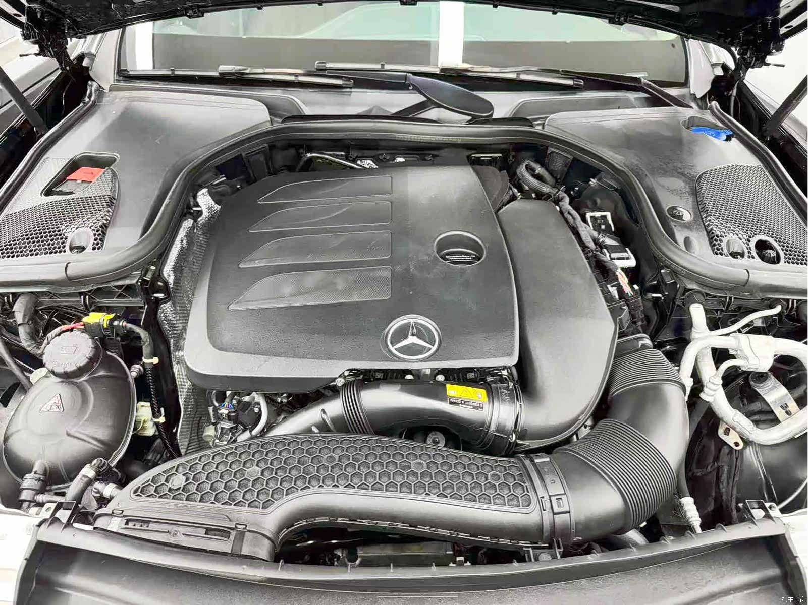 Mercedes-Benz E-Class, 2023 26