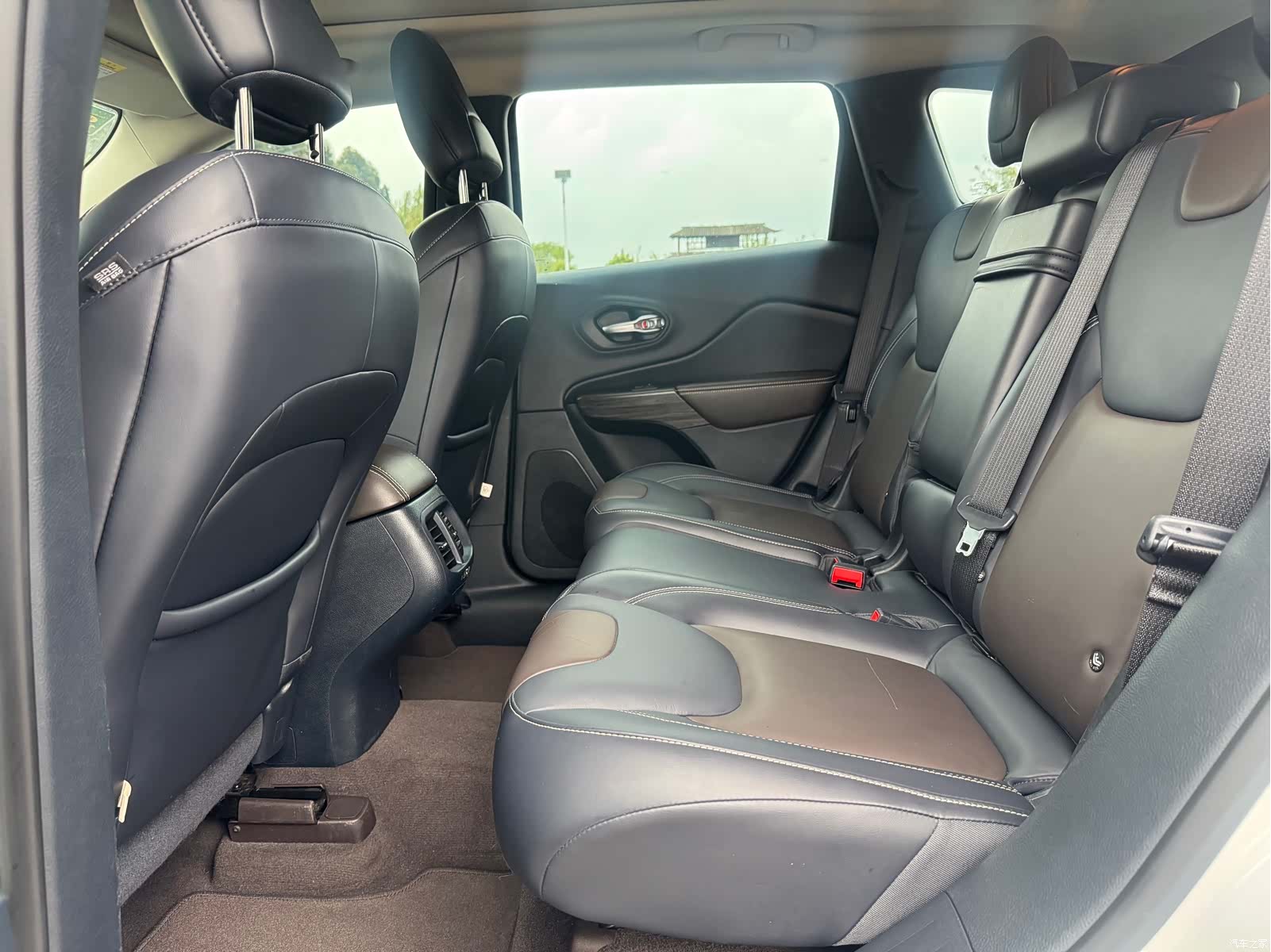 Jeep Cherokee, 2016 15