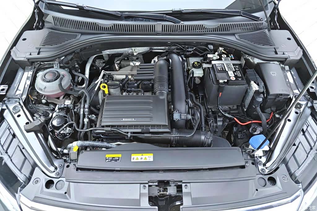 Volkswagen Sagitar, 2021 10