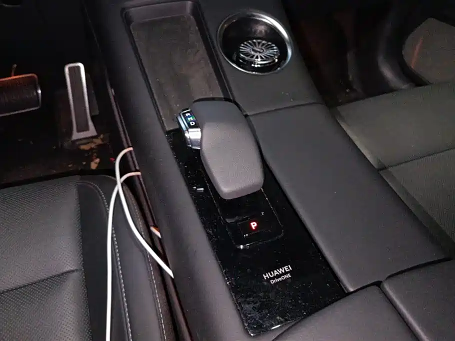 AITO Ask the world M5