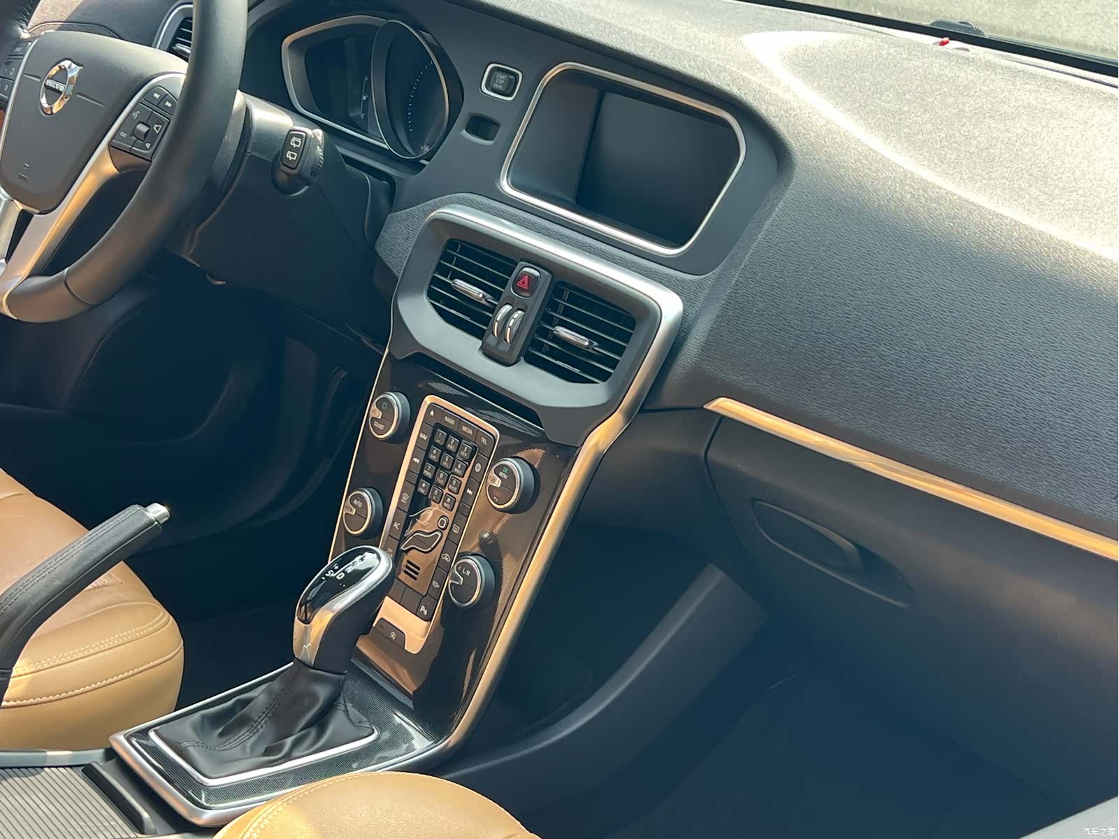 Volvo V40, 2018 9