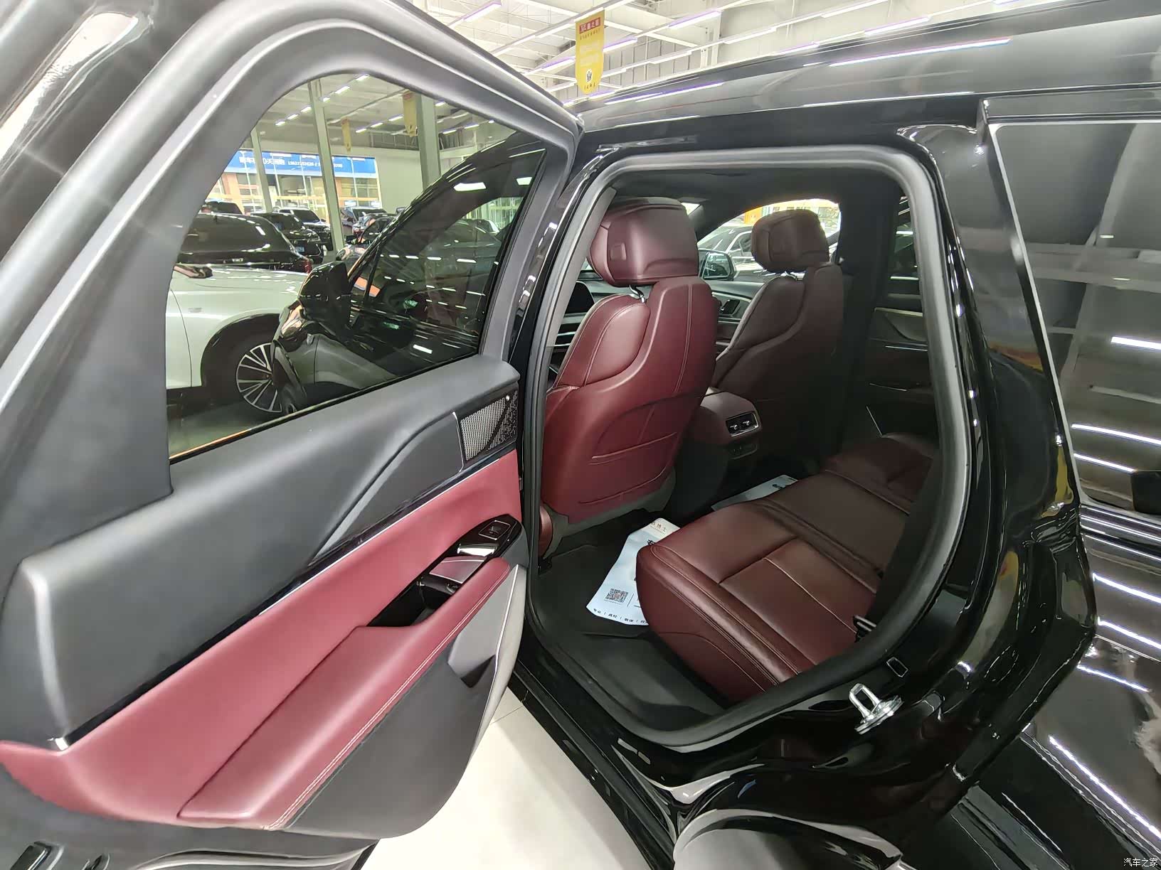Cadillac XT5, 2025 10