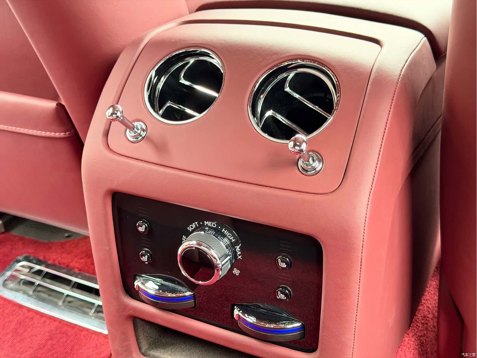 Rolls-Royce Ghost, 2022 10