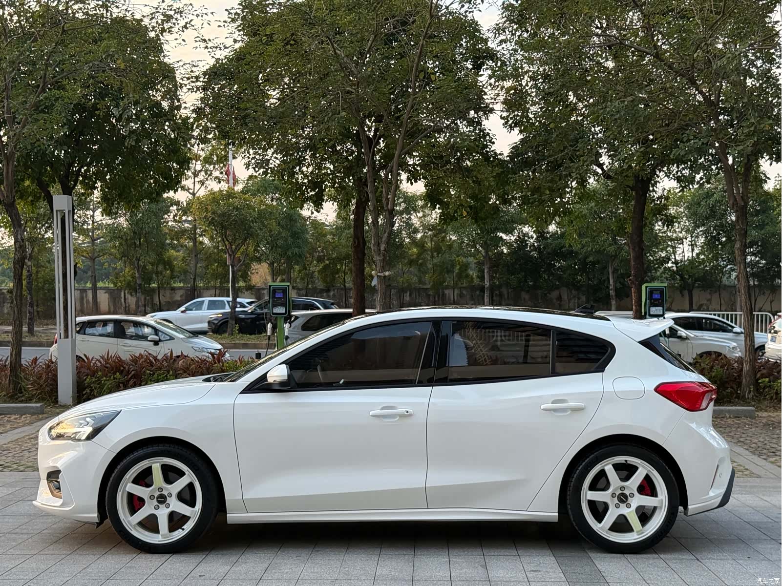 Ford Focus, 2021 13