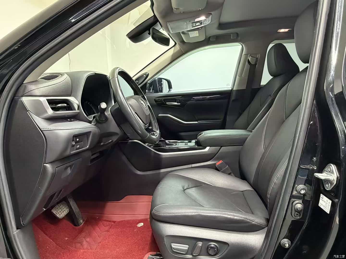 Toyota Highlander, 2023 все фото