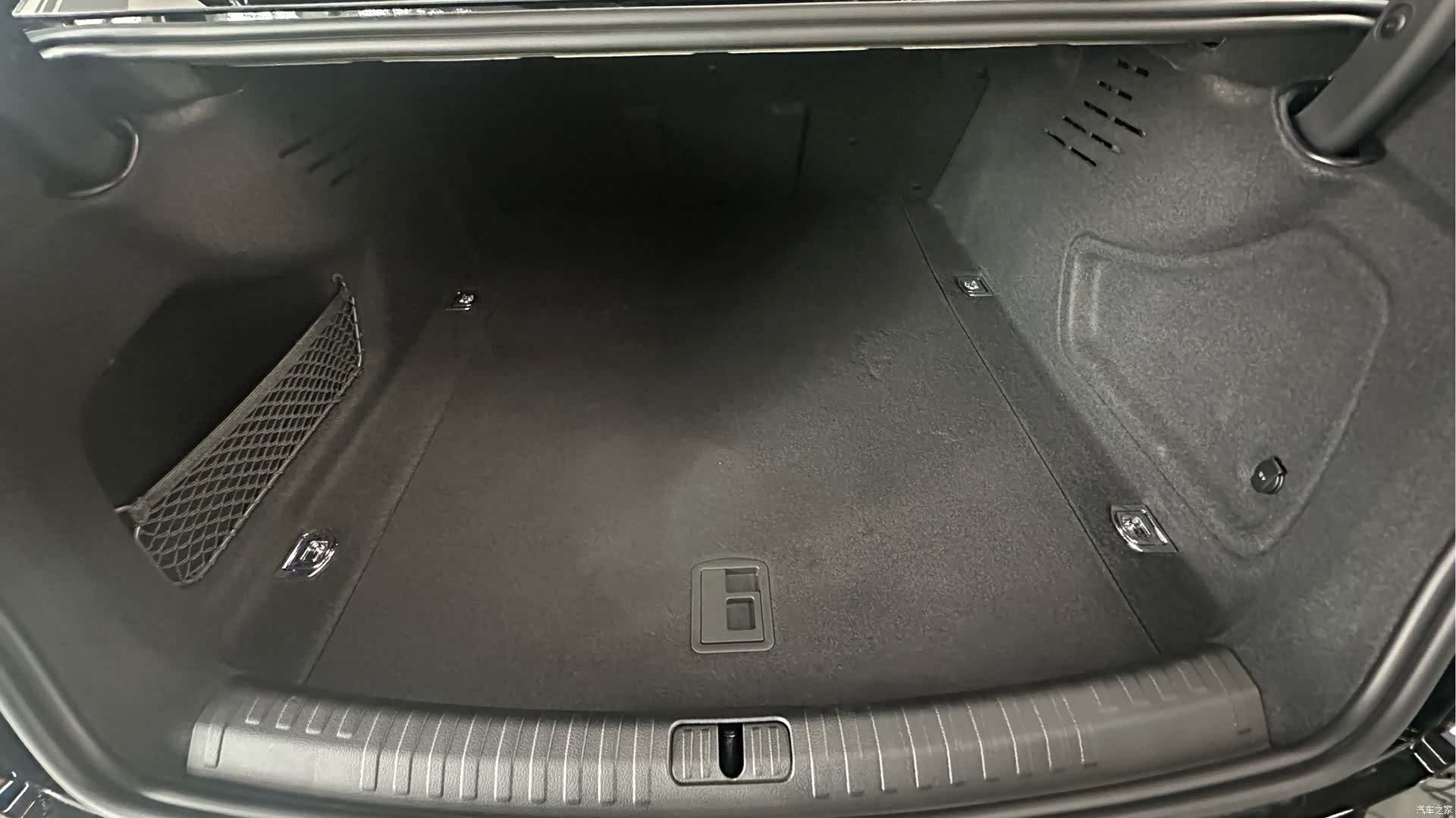 Audi A6L, 1900 17