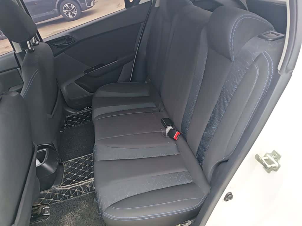 Wuling 310, 2020 17