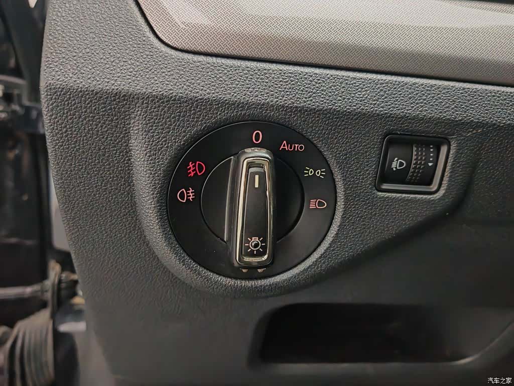 Volkswagen Lavida, 2017 21