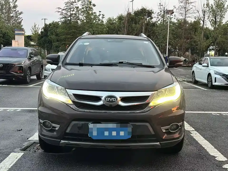 BYD S7