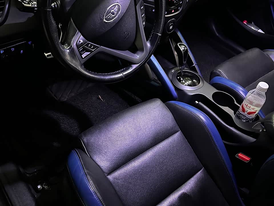 Hyundai Veloster Hyundai Veloster