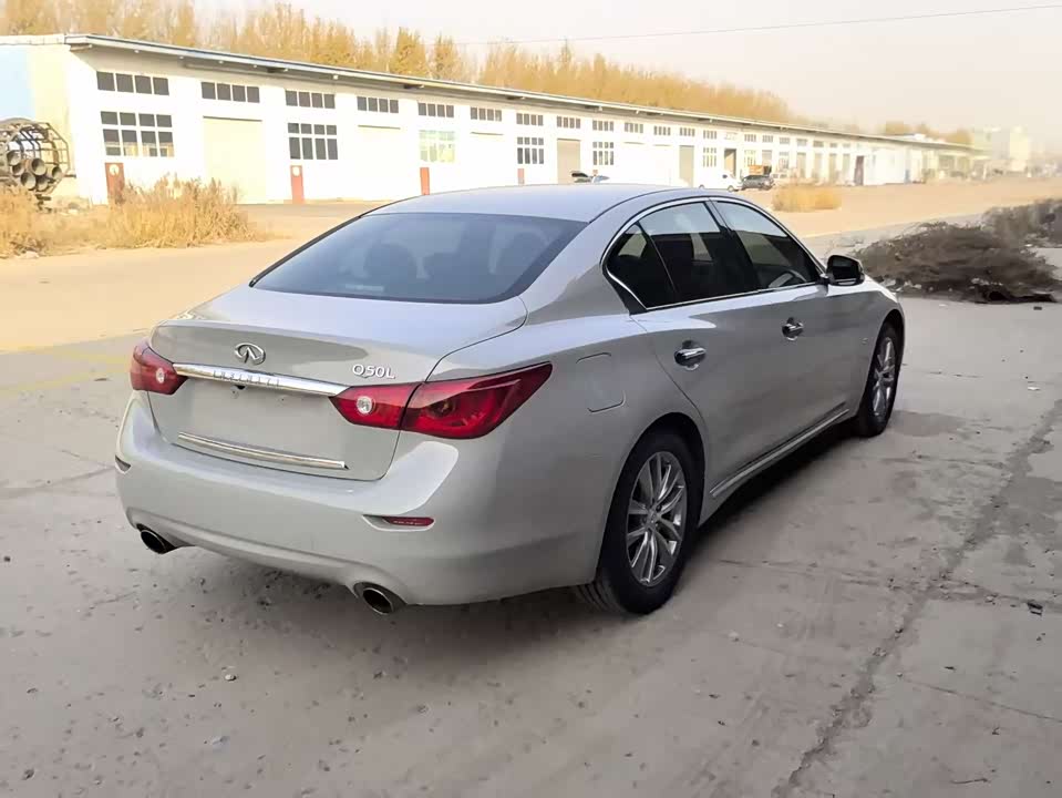 Infiniti Q50L