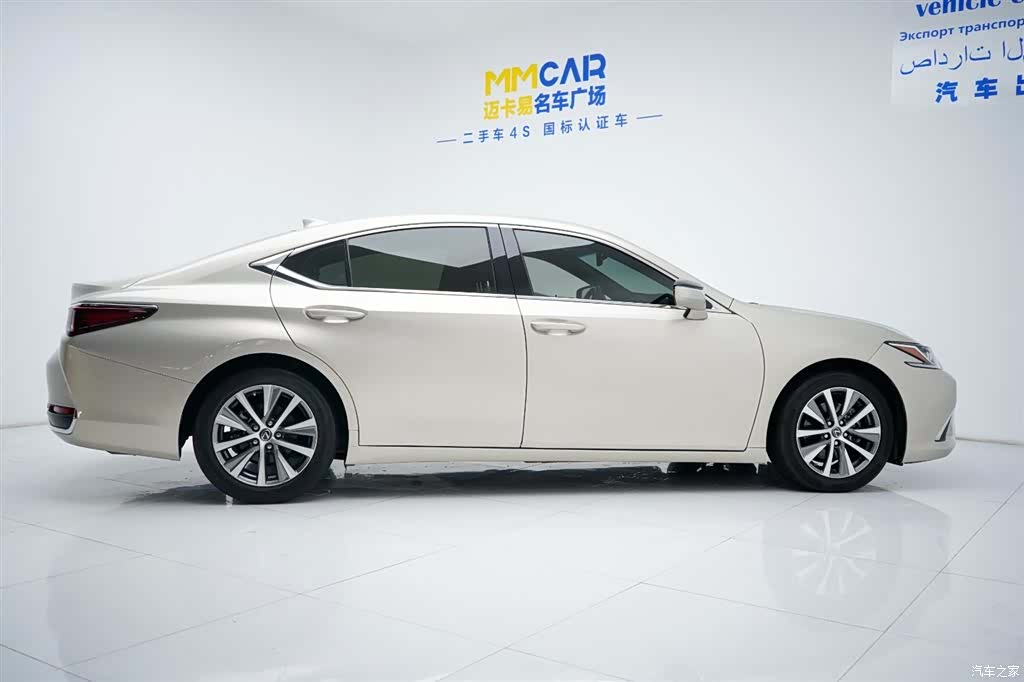 Lexus ES, 2018 12