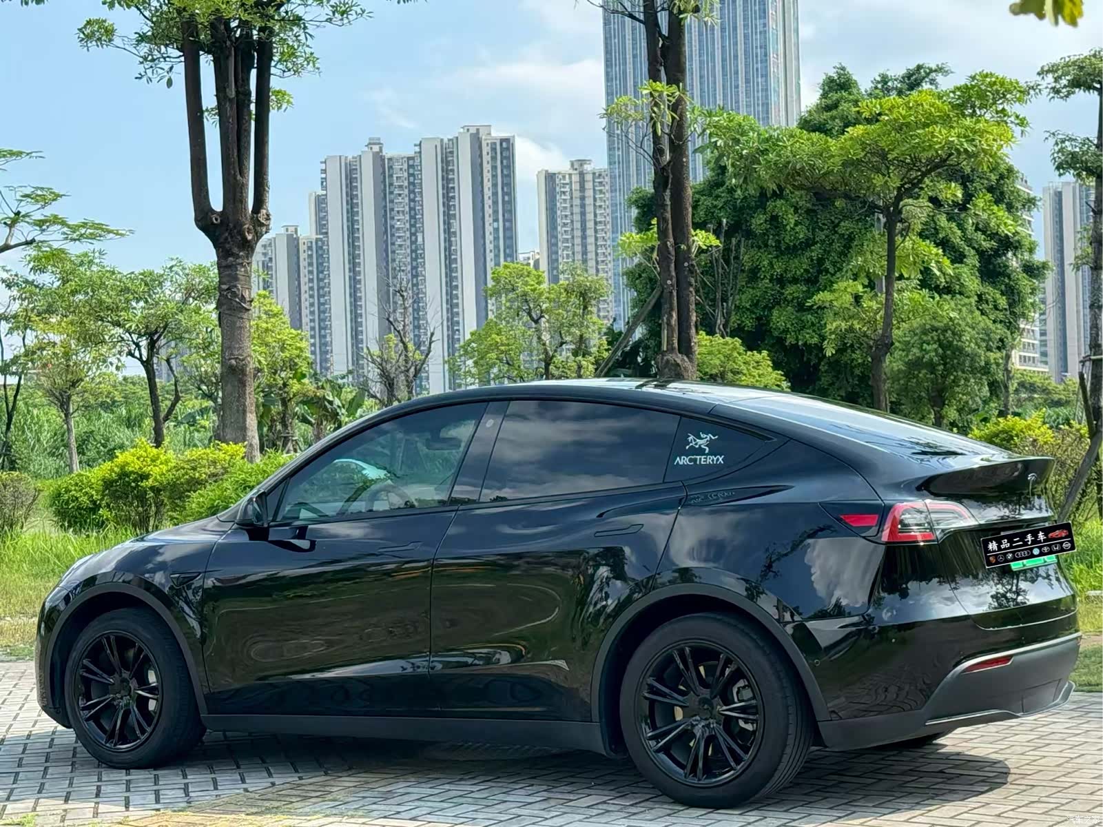 Tesla Model Y, 2023 все фото