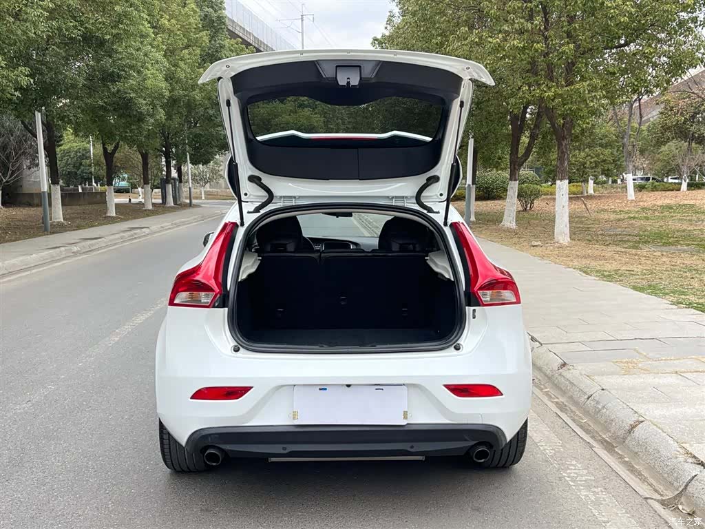 Volvo V40, 2015 10