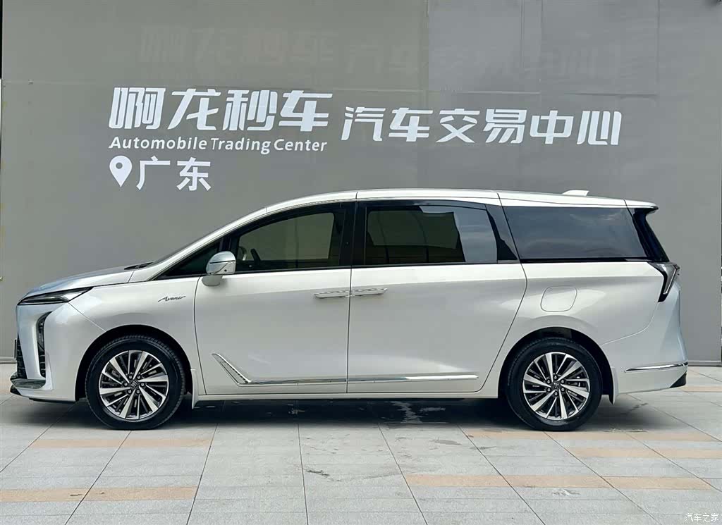 Buick GL8, 2025 3