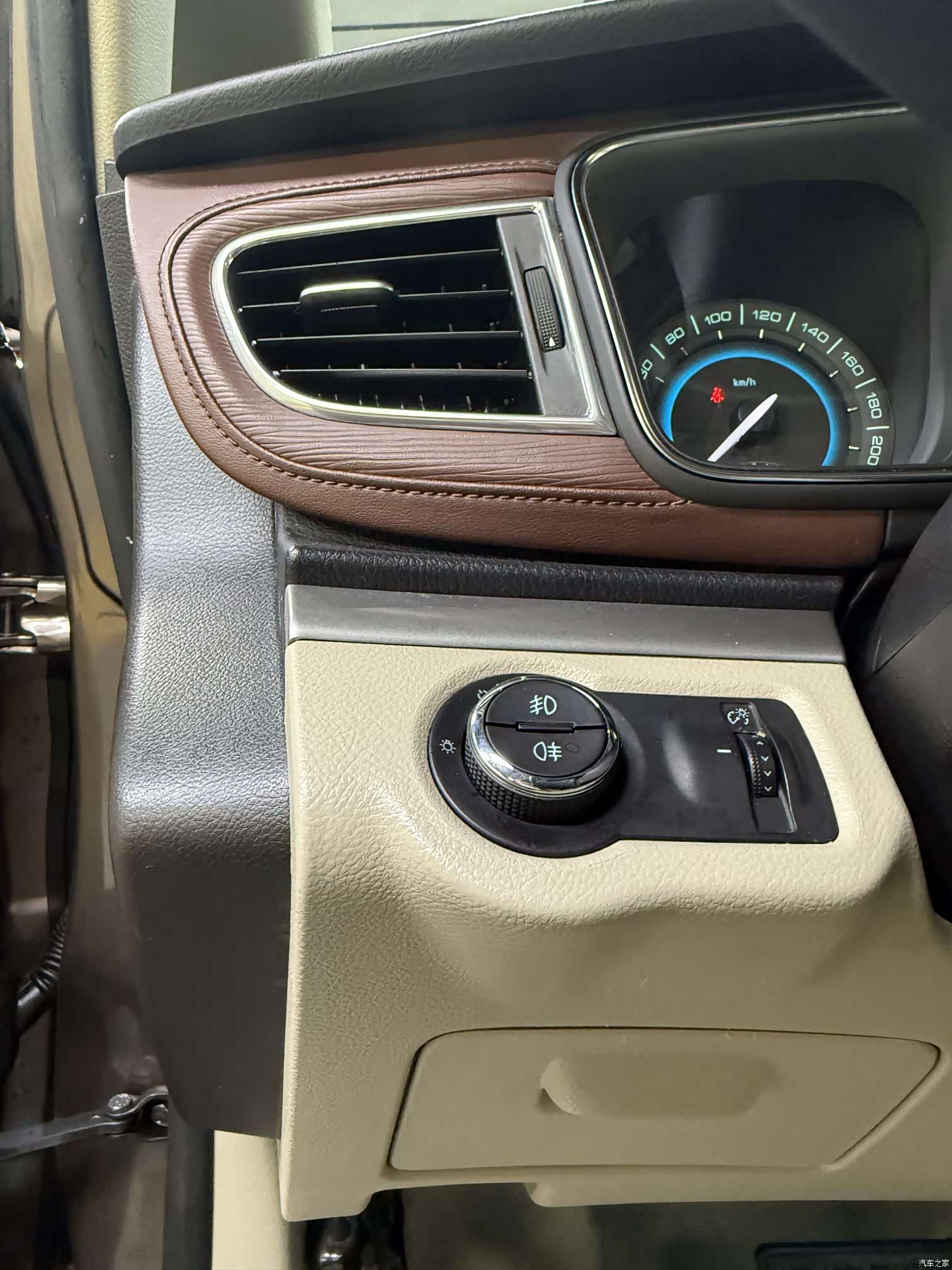 Buick GL8, 2015 16