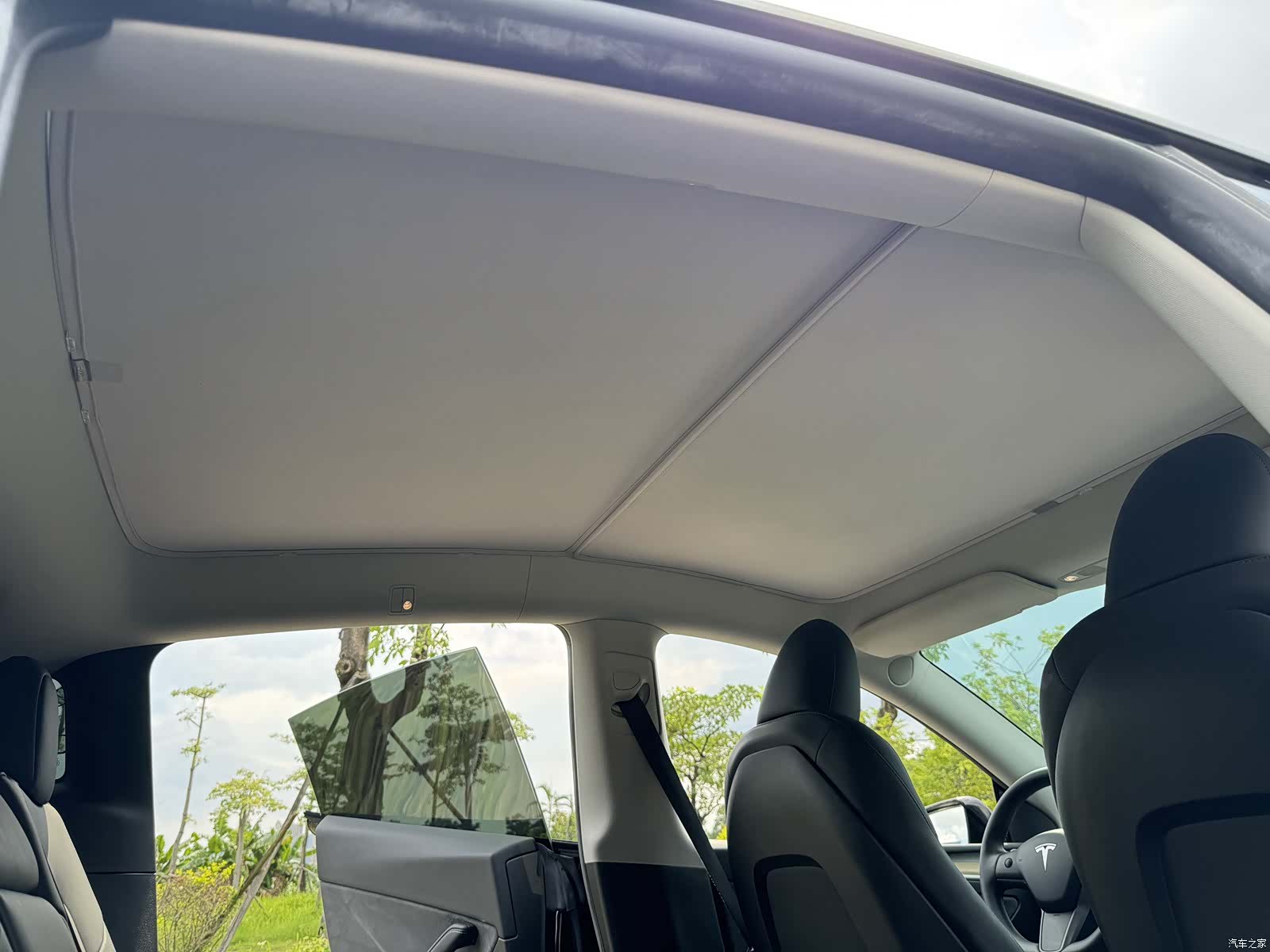 Tesla Model Y, 2023 26