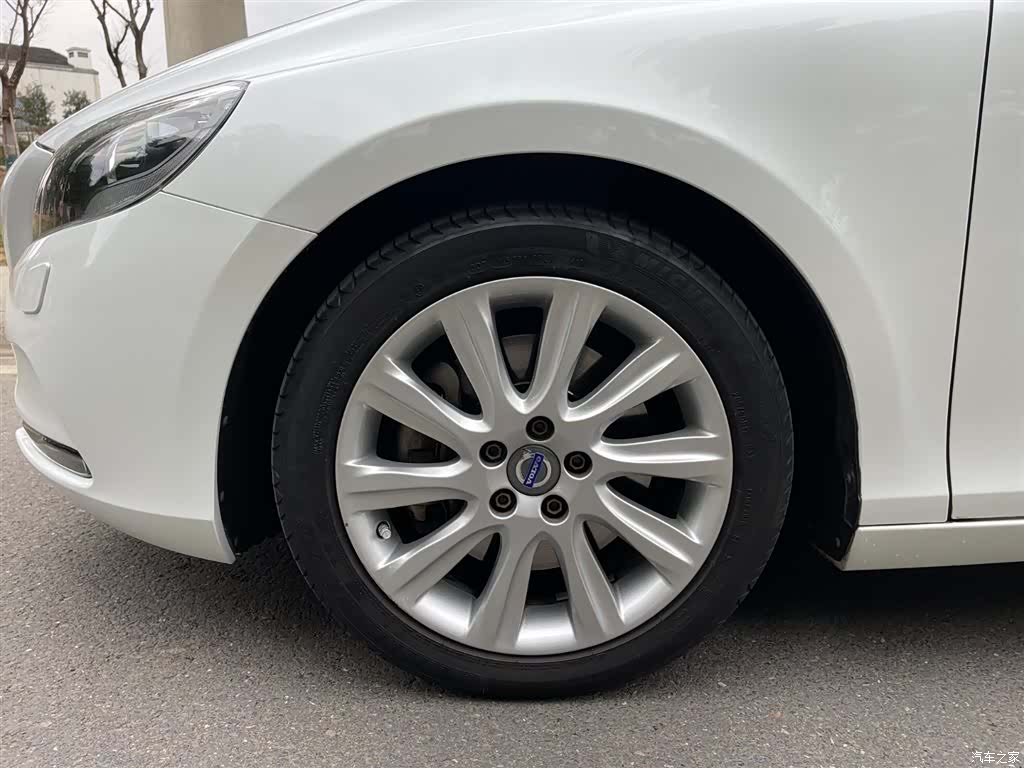 Volvo V40, 2015 9