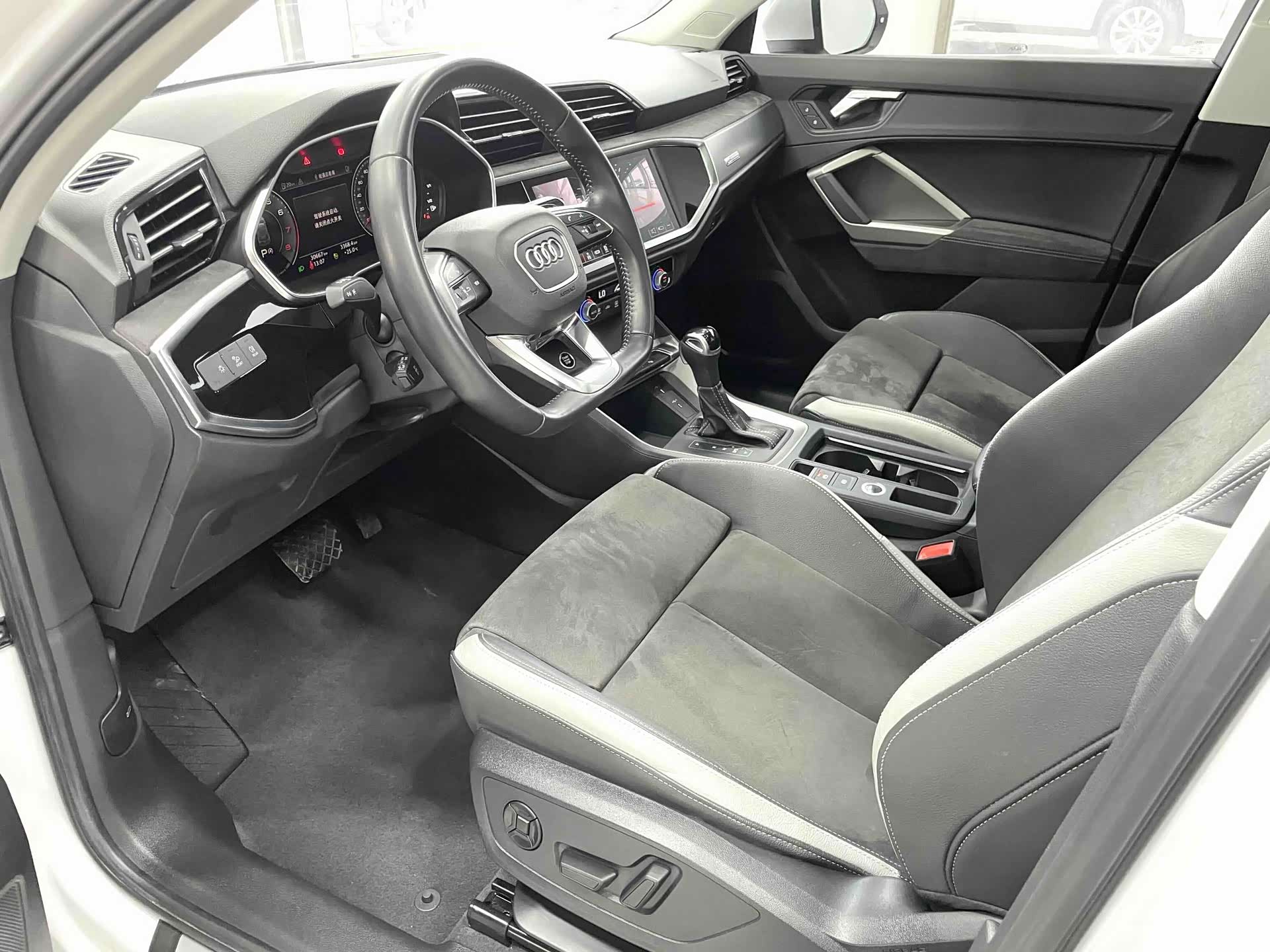 Audi Q3, 2022 7