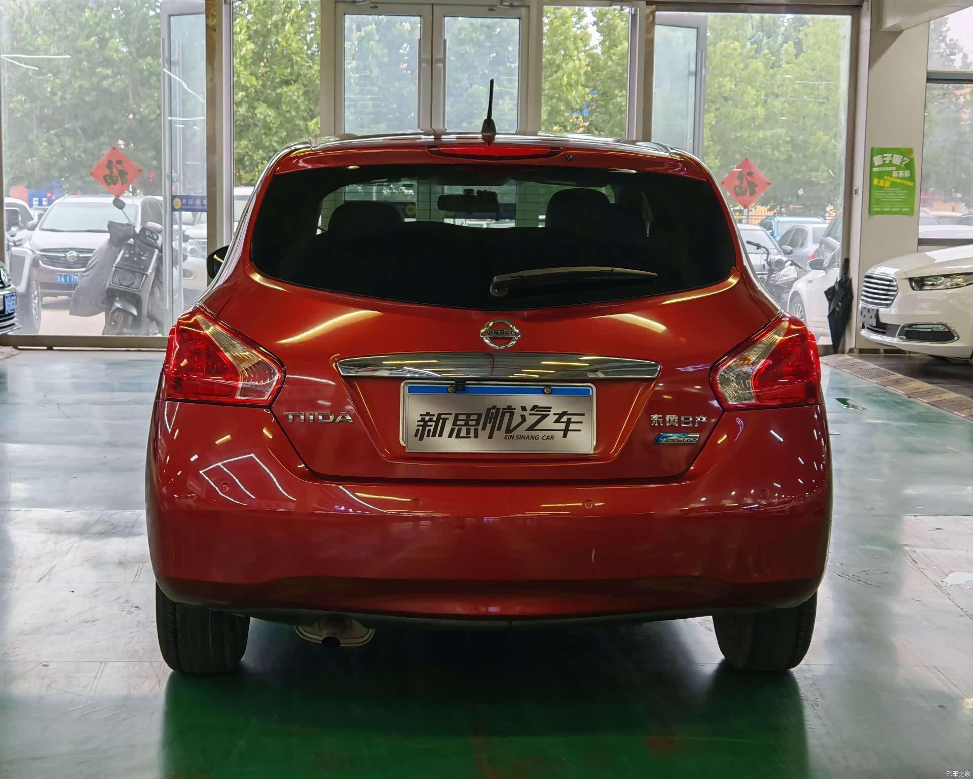 Nissan Tiida, 2014 все фото