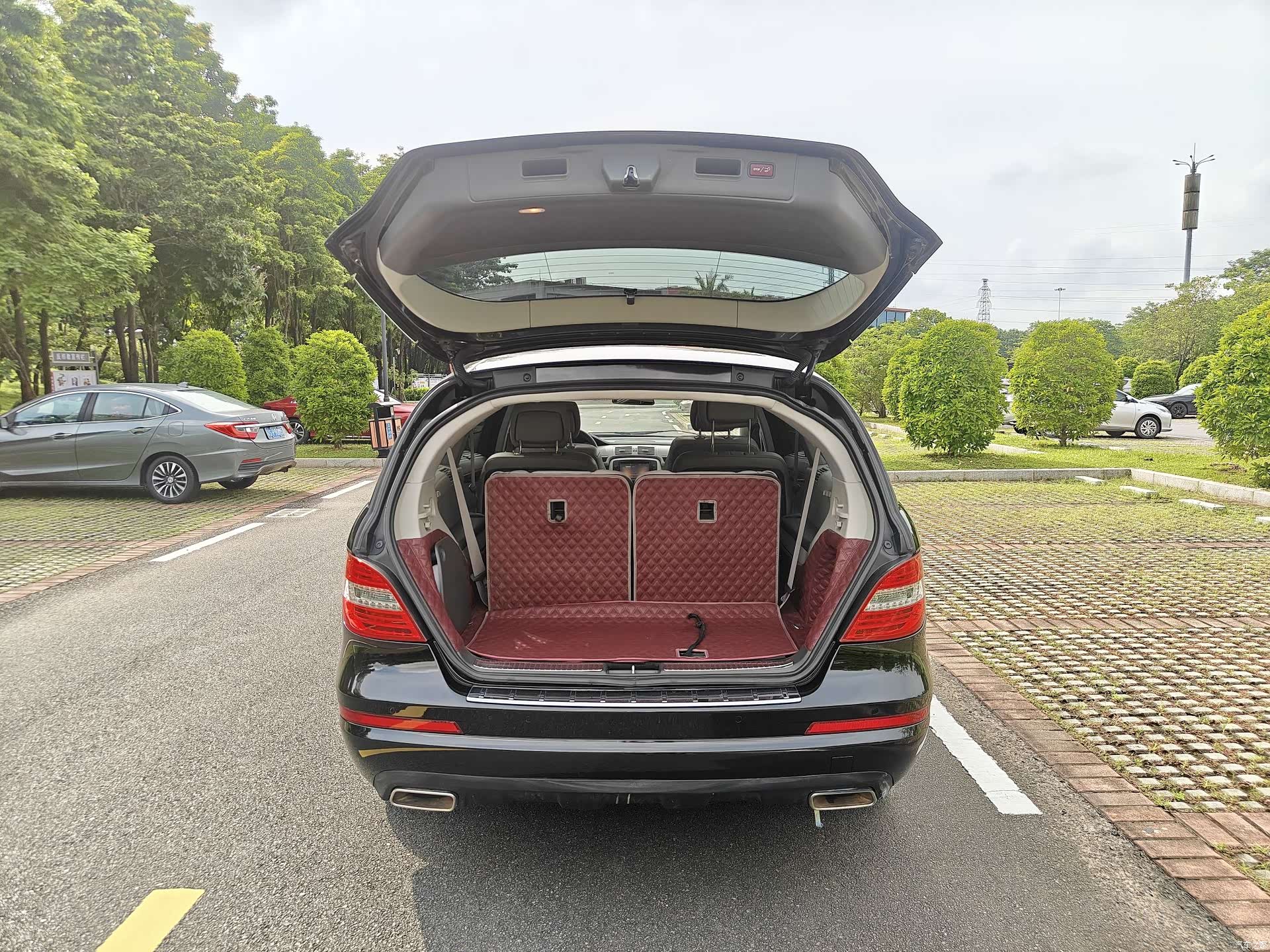 Mercedes-Benz R-Class, 2016 9