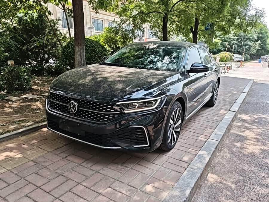 Volkswagen Passat 2022, фото 2