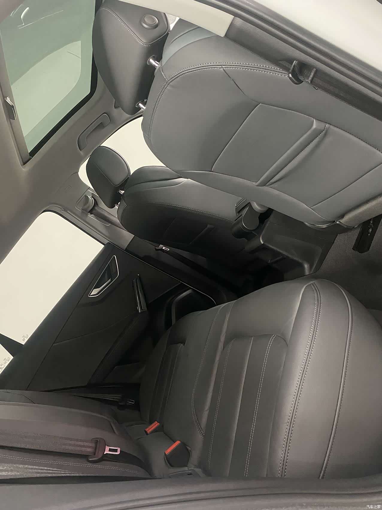 Audi Q2L, 2022 16