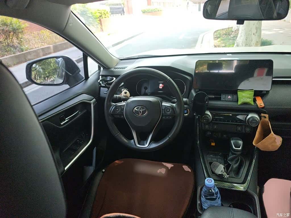 Toyota RAV4, 2021 3