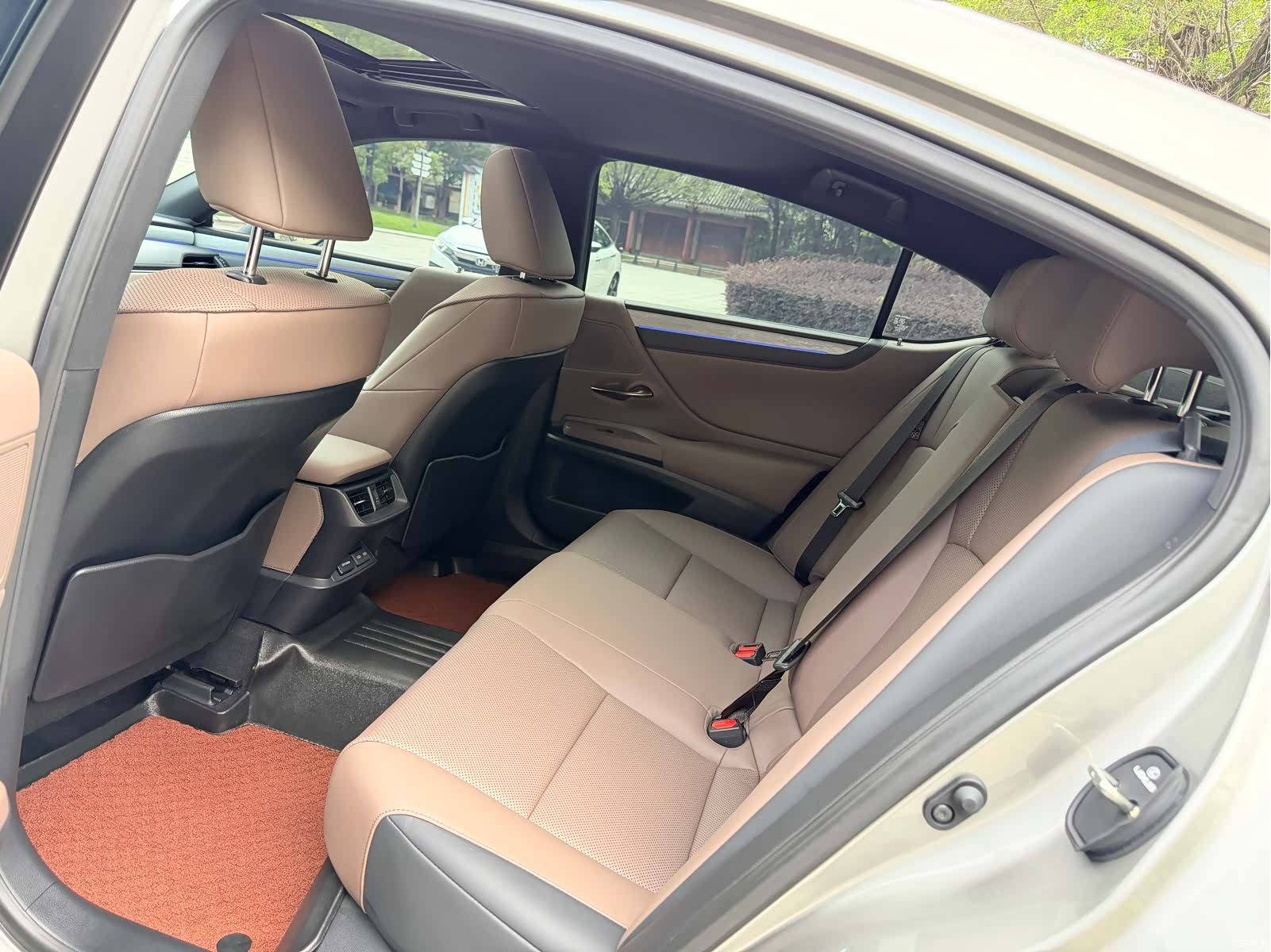 Lexus ES, 2025 все фото