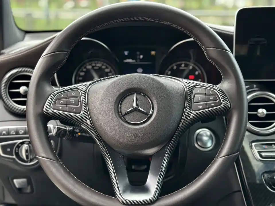 Mercedes-Benz GLC Mercedes-Benz GLC
