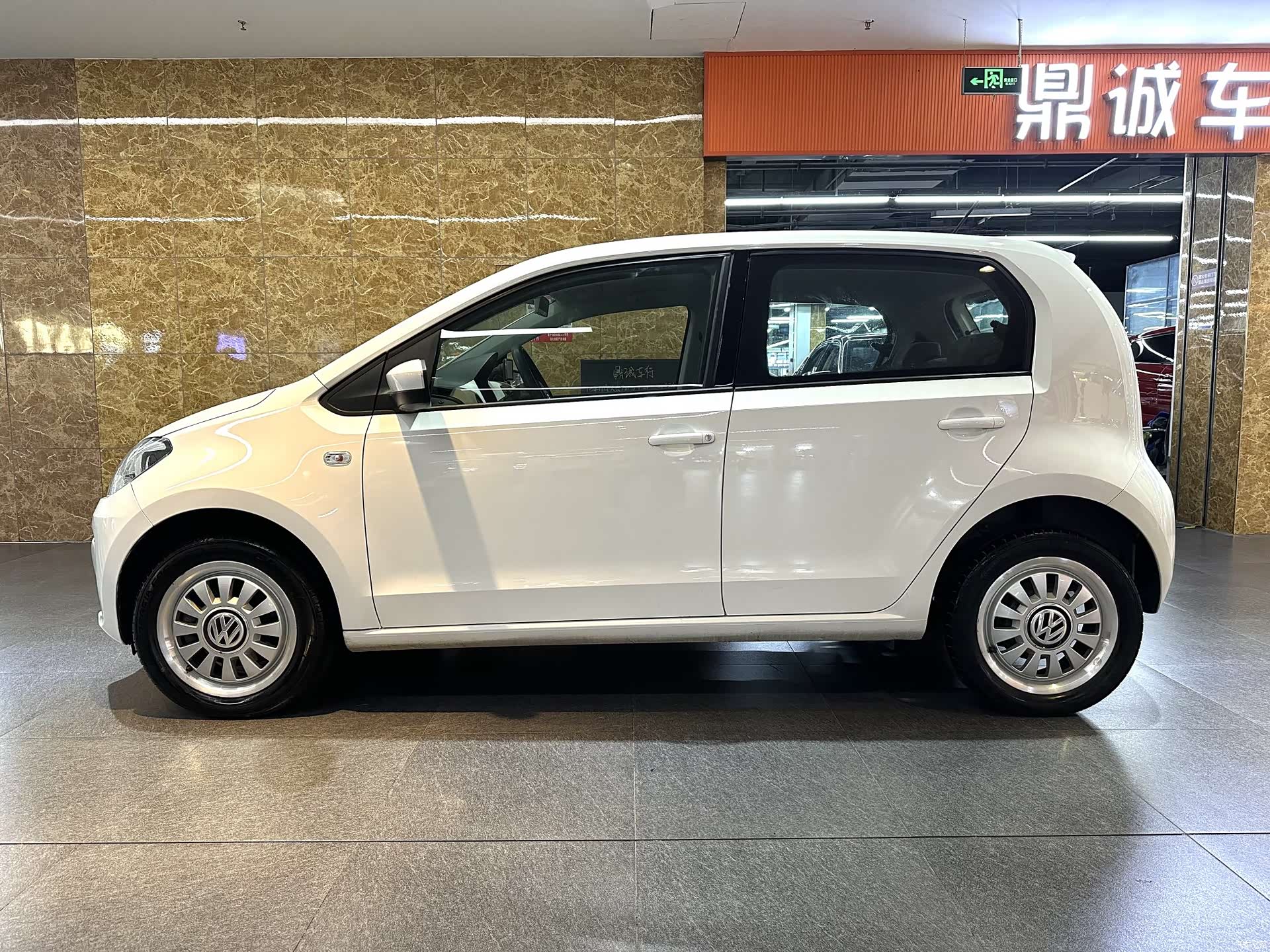 Volkswagen up, 2016 4