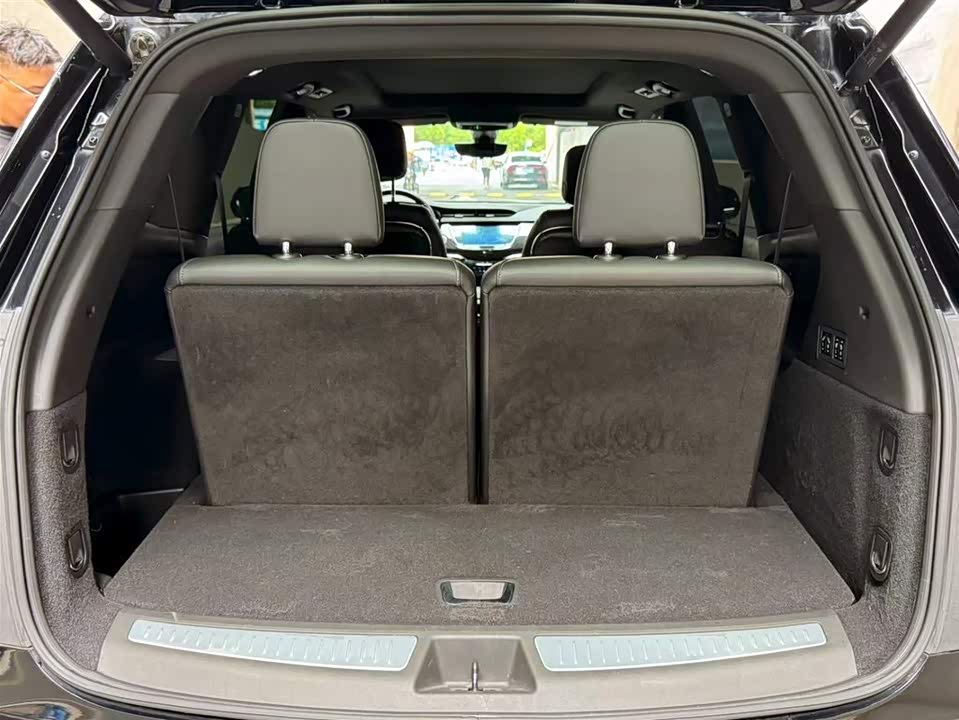 Cadillac XT6
