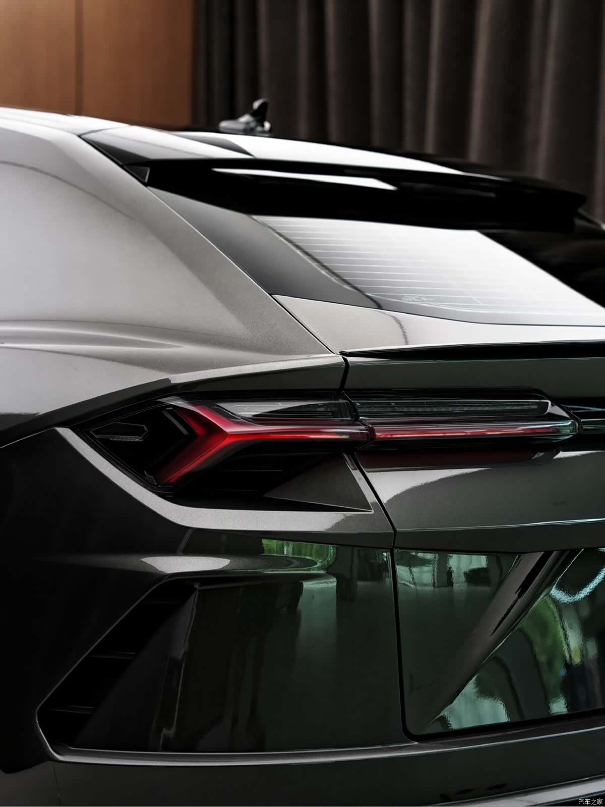 Lamborghini Urus, 2023 8