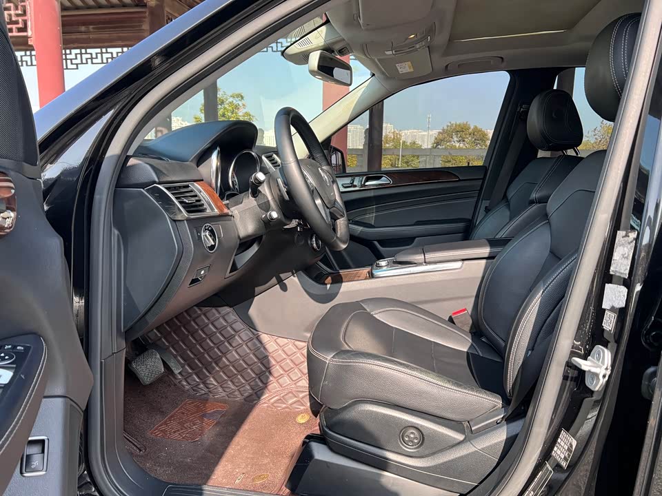 Mercedes-Benz M class