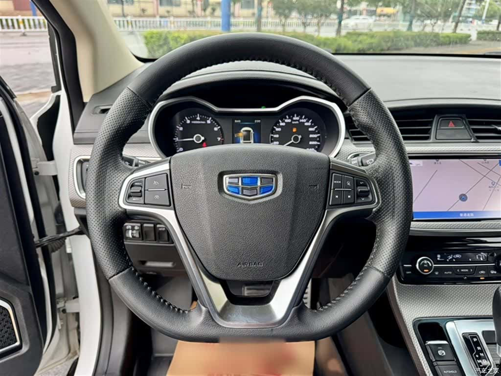 Geely Emgrand, 2017 15