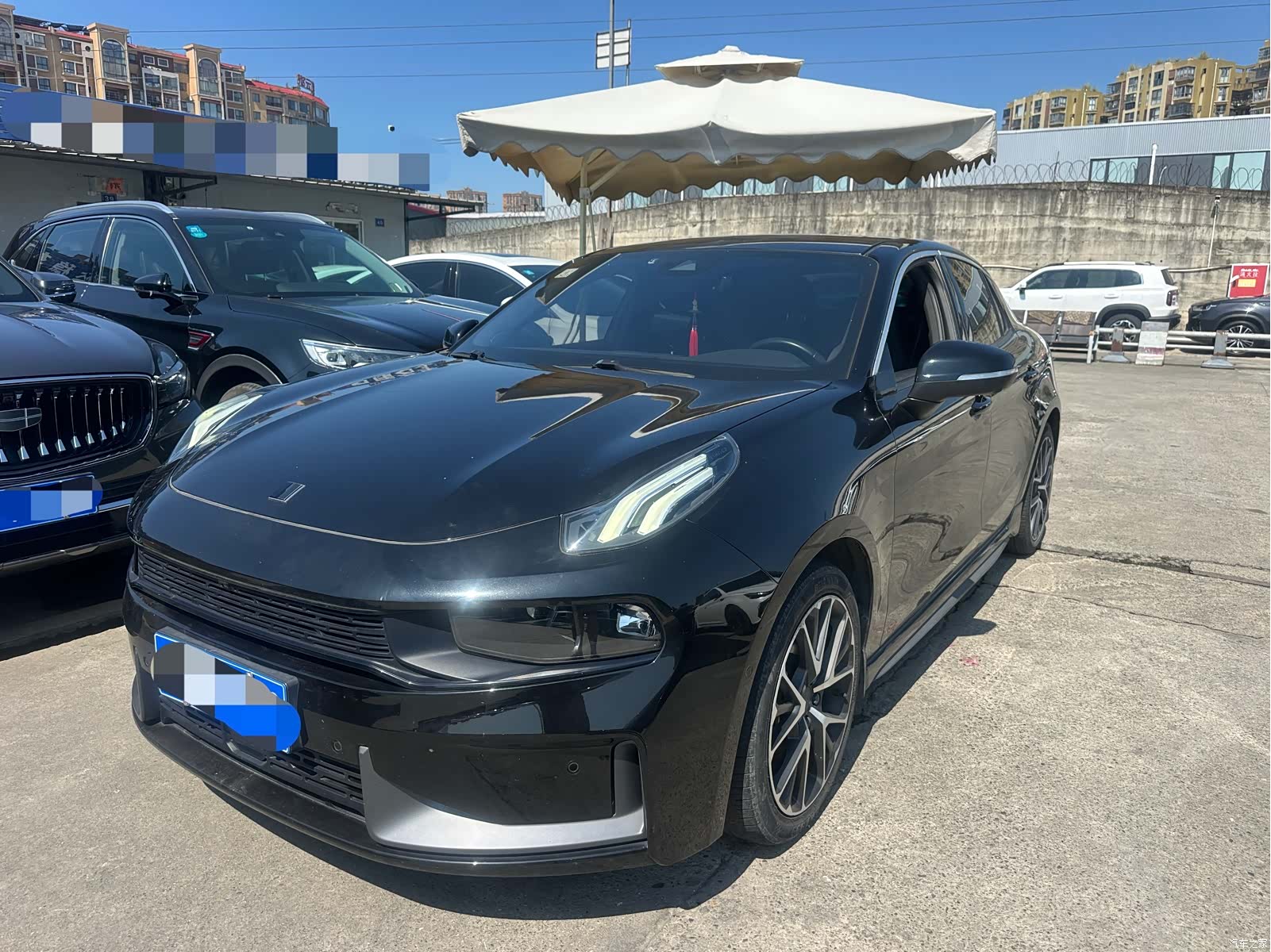 Lynk & Co 02