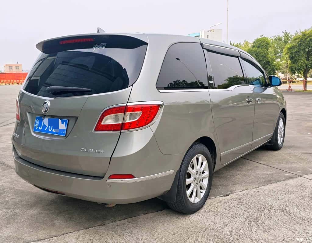 Buick GL8, 2012 6