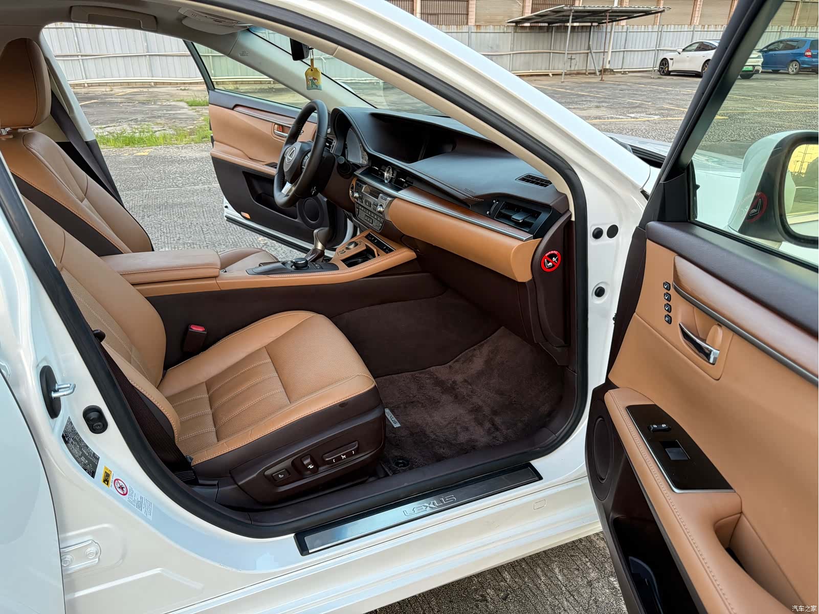 Lexus ES, 2016 7