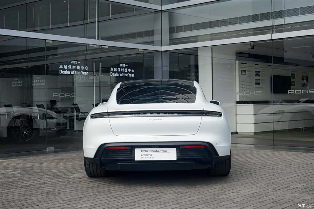 Porsche Taycan, 2022 6