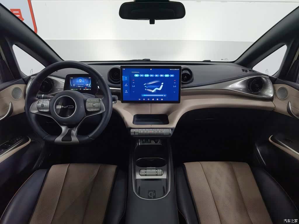 BYD Dolphin, 2023 все фото