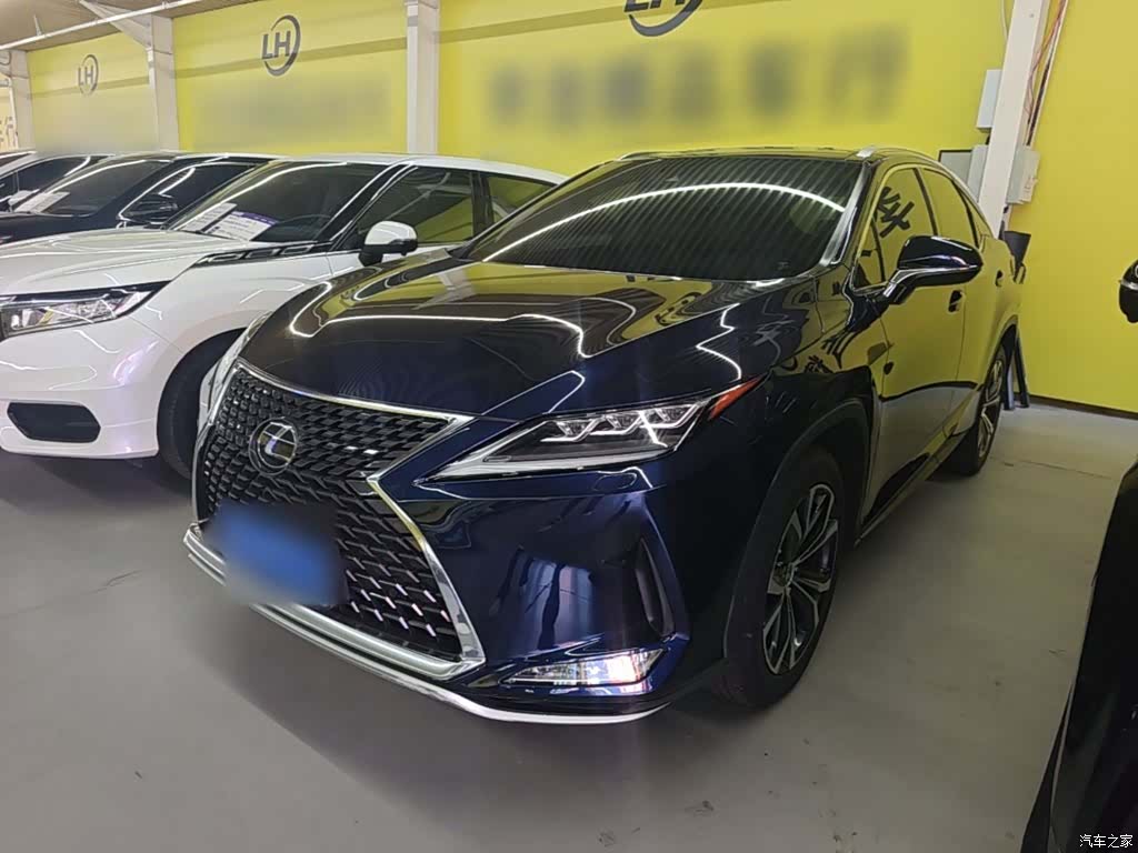 Lexus RX, 2021 1