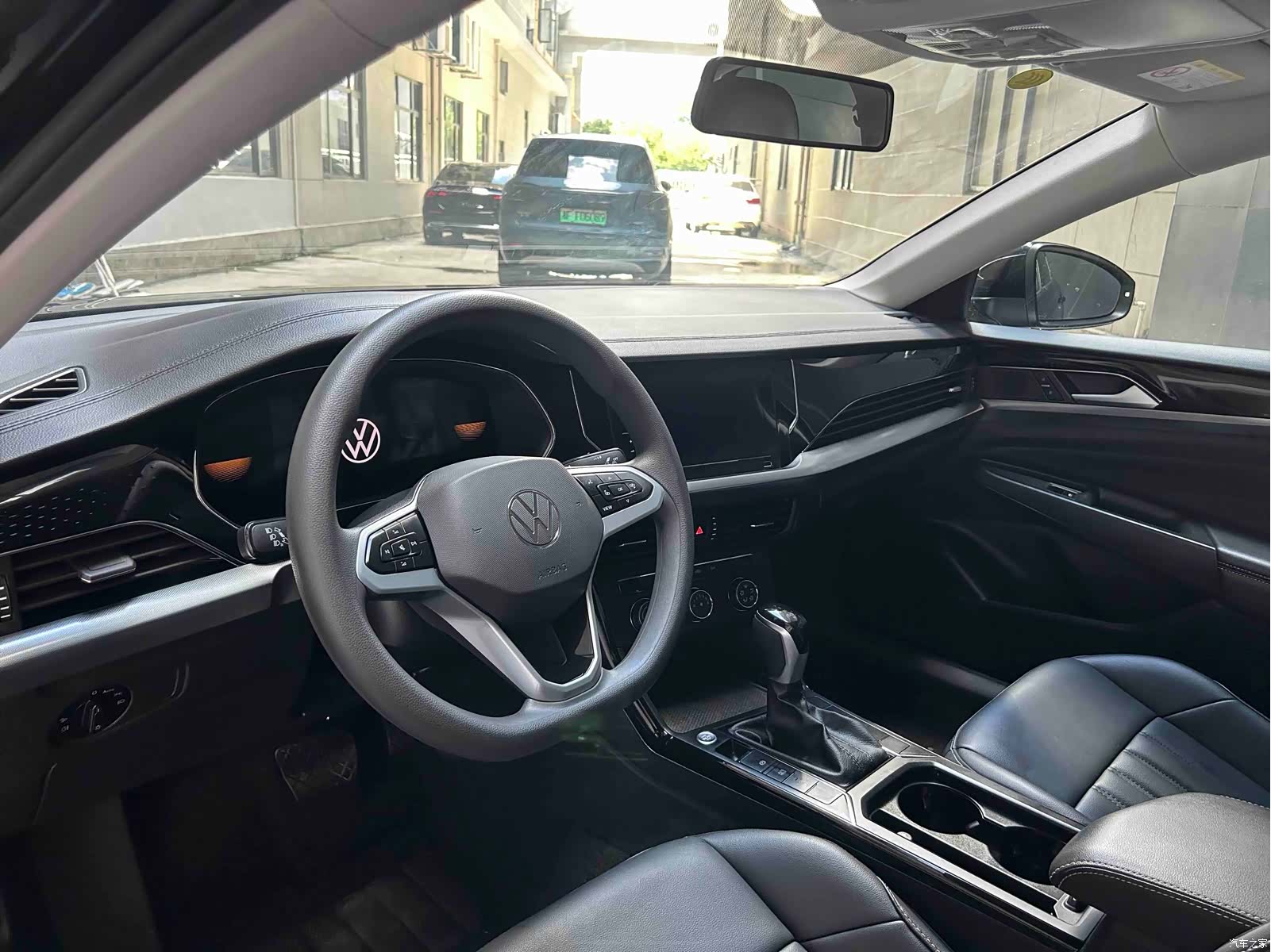 Volkswagen Passat, 2024 14
