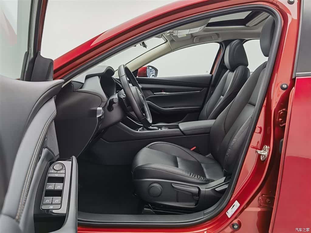 Mazda Mazda3, 2023 10