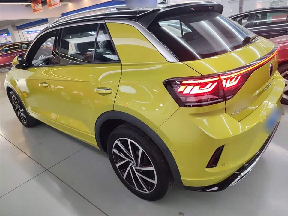 Volkswagen T-ROC exploring Songs