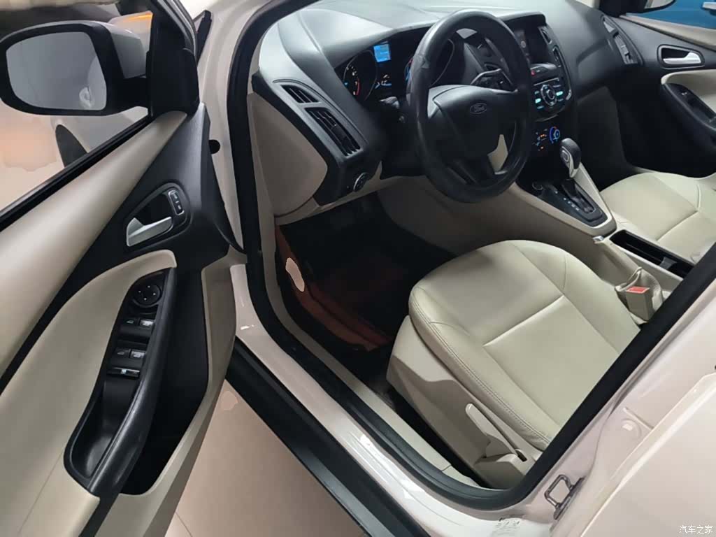 Ford Focus, 2017 16
