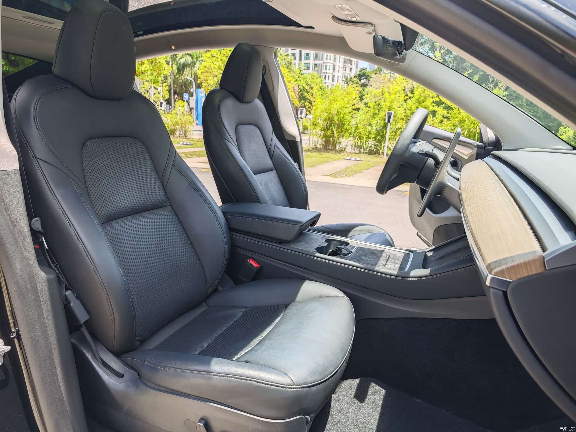 Tesla Model Y, 2023 19