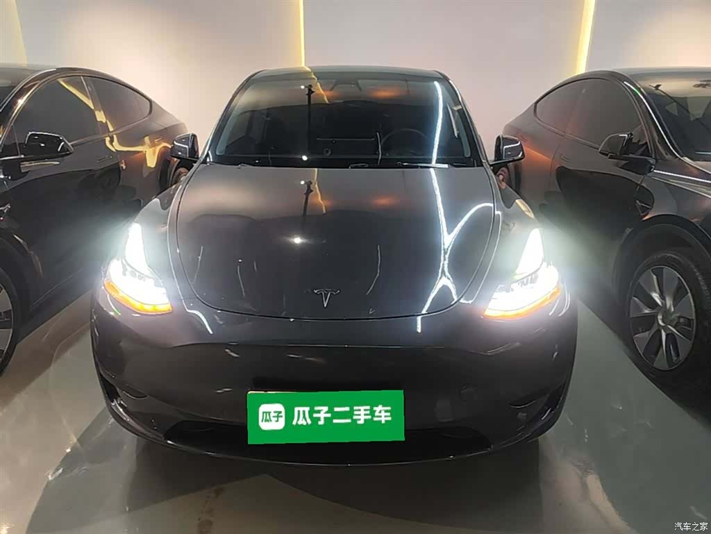 Tesla Model Y, 2022 3