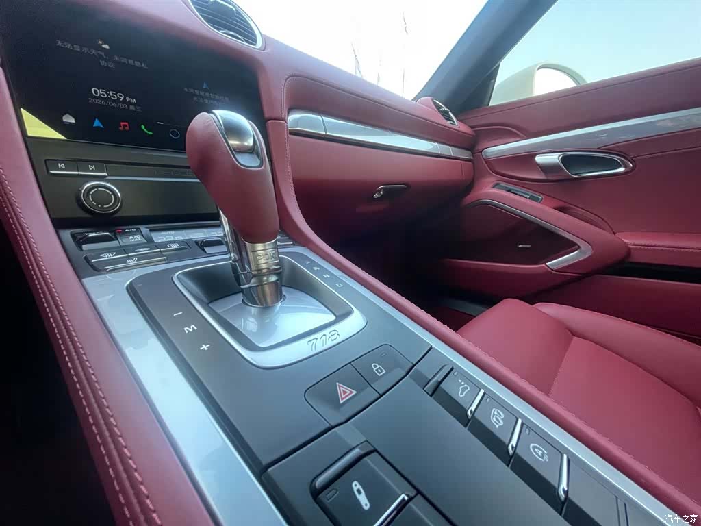 Porsche Cayman, 2025 10