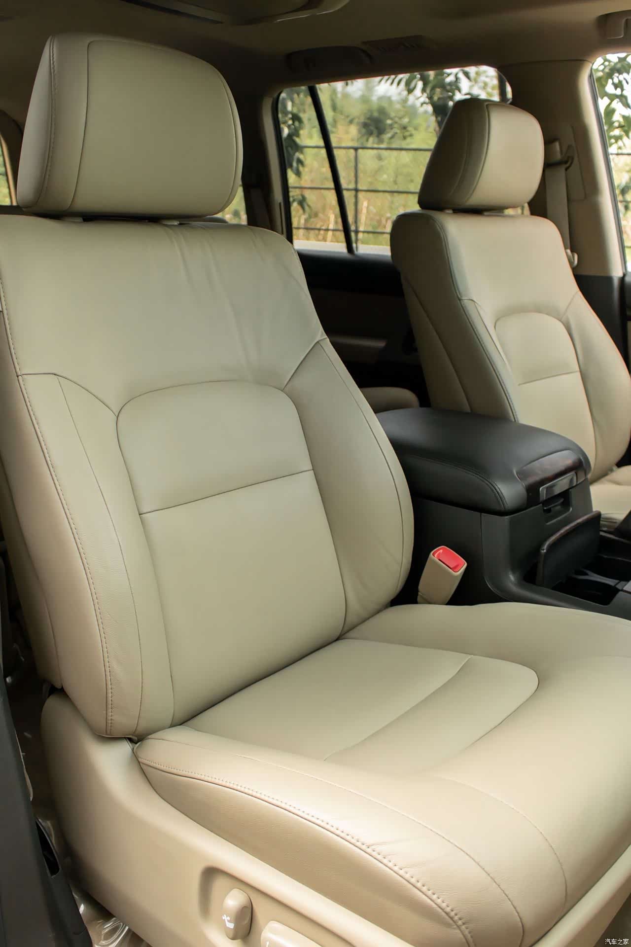 Toyota Land Cruiser, 2011 18