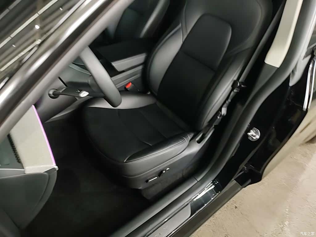 Tesla Model Y, 2023 15